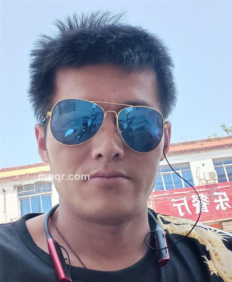 爷独自一人饮酒醉的头像