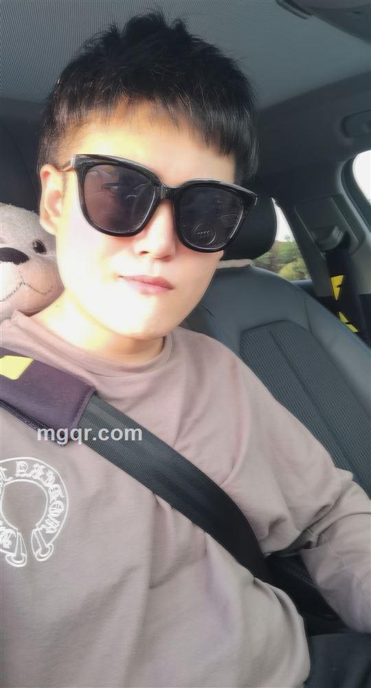 请主动联系我的头像