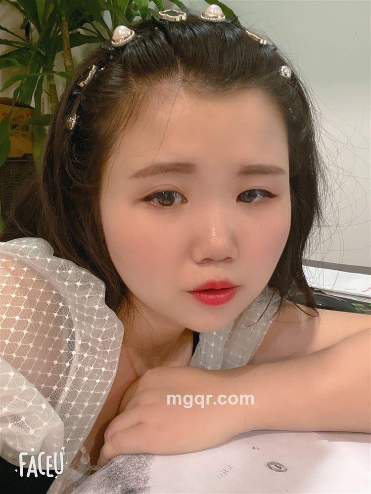 女孩的日常工作