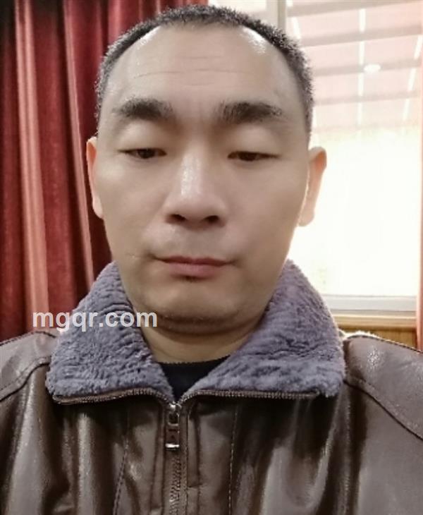 一个人看电视的头像