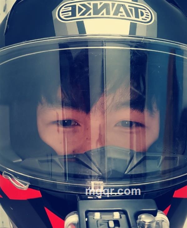 远处的天拥抱了海的头像