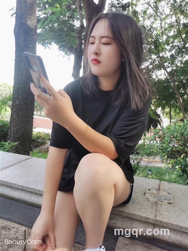 小小爱吃糖的头像