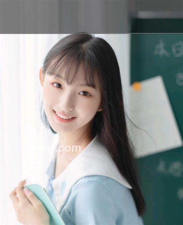 小小的美女的头像