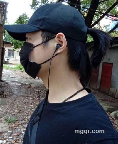 翻垃圾桶的猫的头像