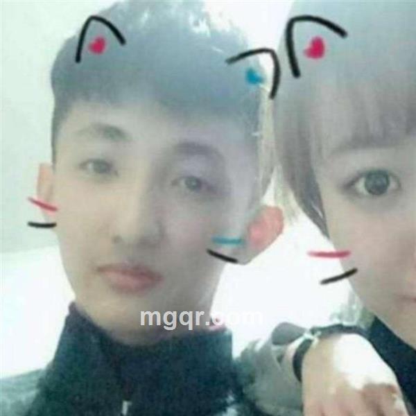 十二夜晨霜的头像