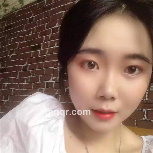 露露天天向上的头像