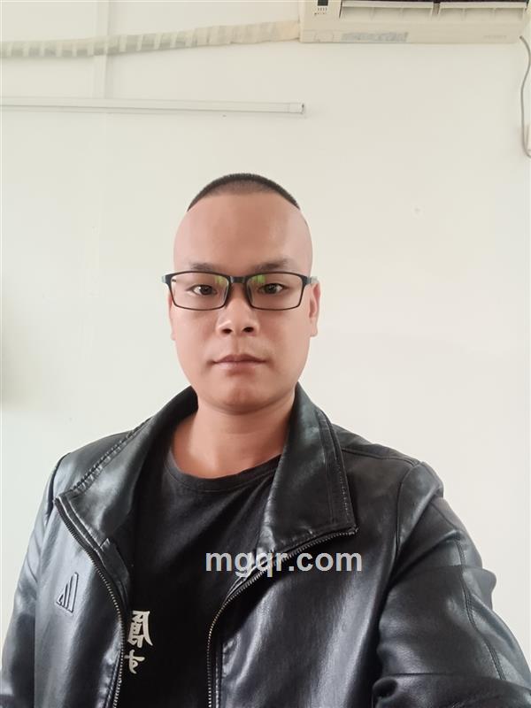 穷逼装逼的头像