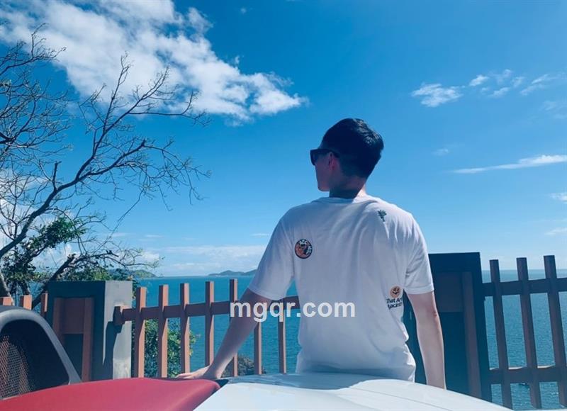 灰色的男人的头像