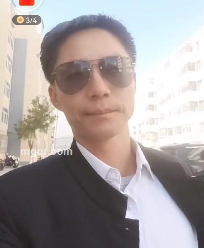 寒江过影