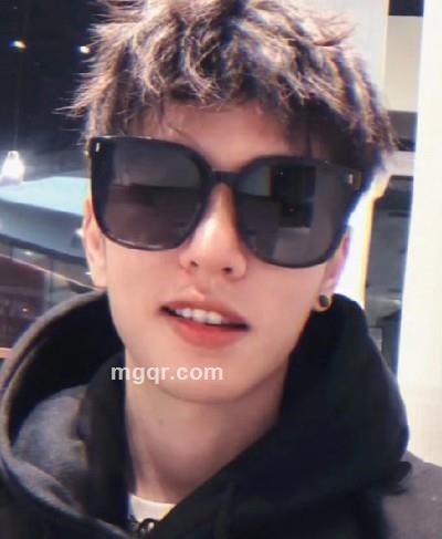 出入爱的头像