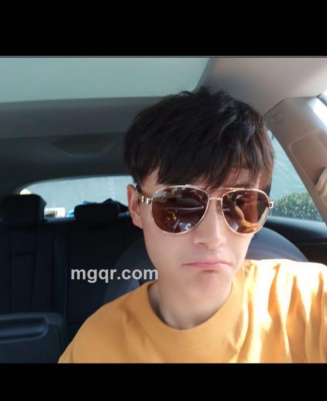 A、那个谁的头像