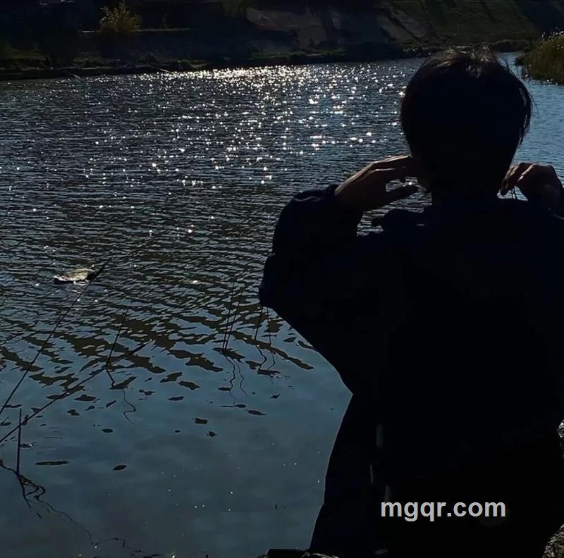 黑暗的巨人的头像