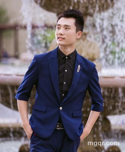 划船不用桨的头像