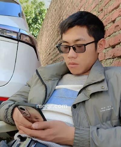 ????孤独?结识了酒???的头像