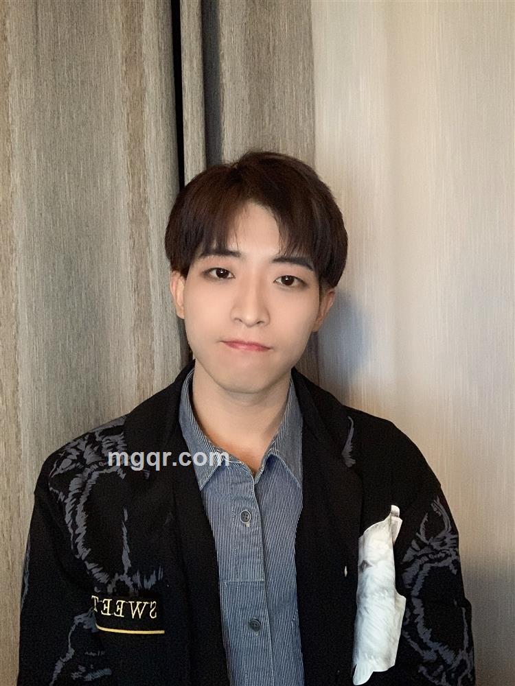 太阳吖吖吖的头像