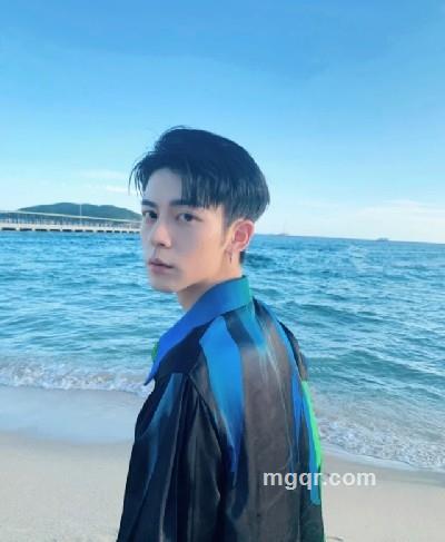 伴世陌影的头像