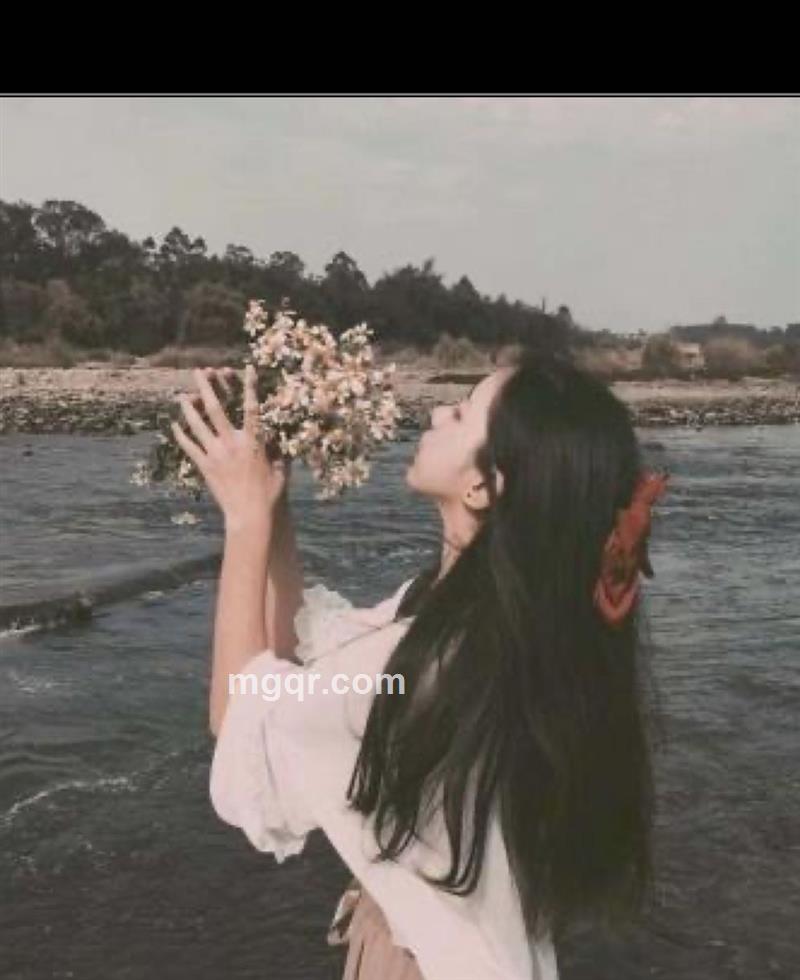 月亮弯弯的头像