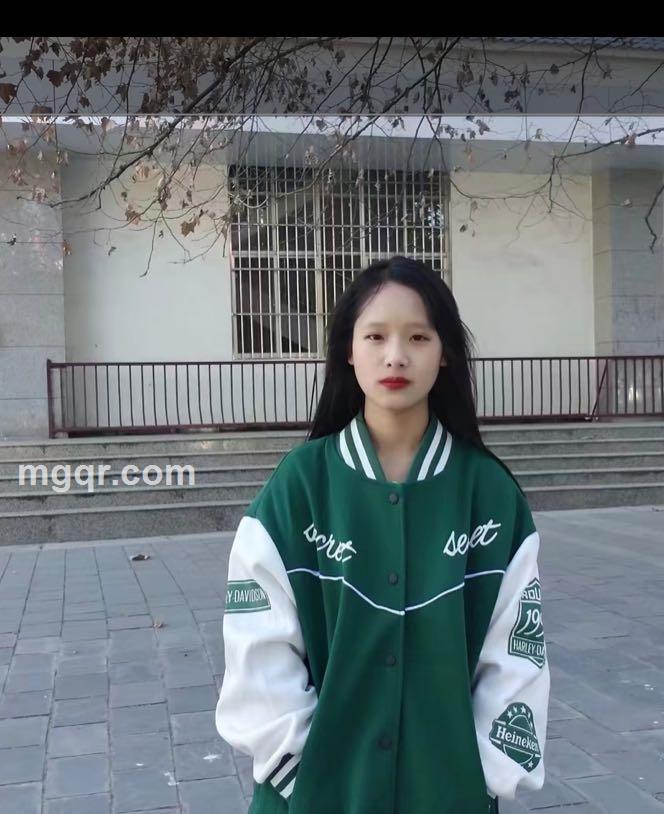 ??草莓味小可爱的头像