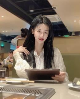 有只小鱼游来了的头像