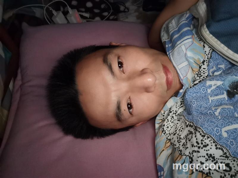 远足的狼的头像