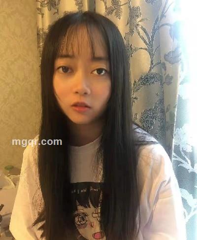 草莓糖??的头像