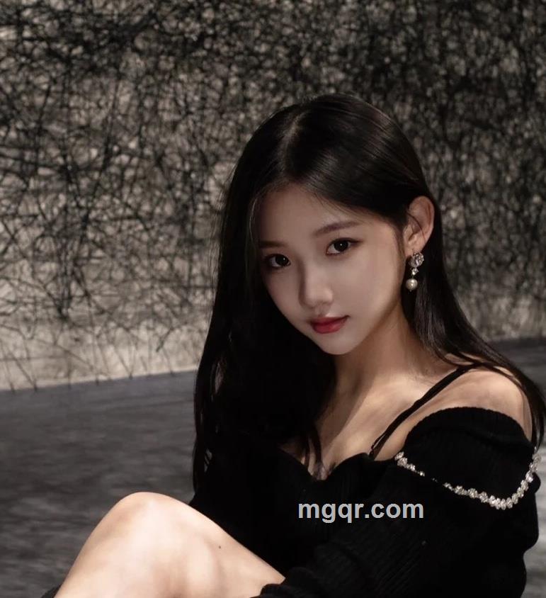 一坨小草莓的头像