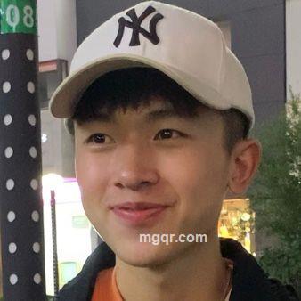 小何才露尖尖角的头像