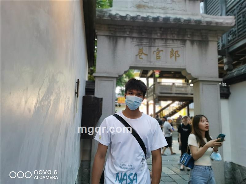 下雨会回家的头像