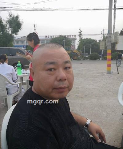 沉稳大气的人的头像