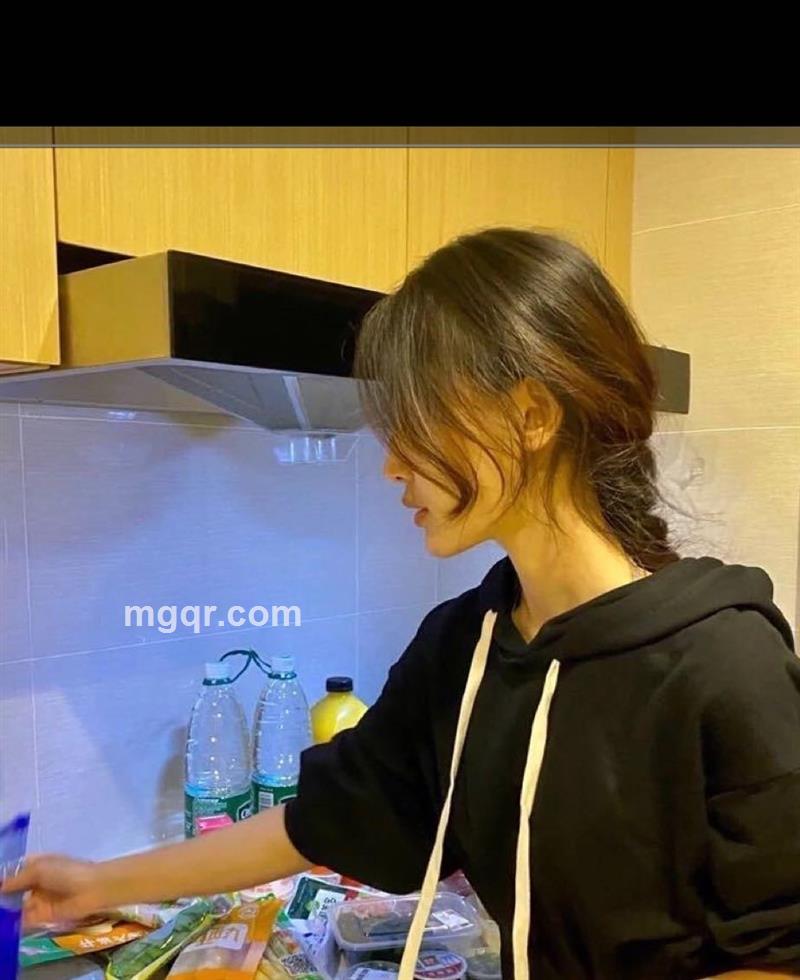 一半忧伤的头像