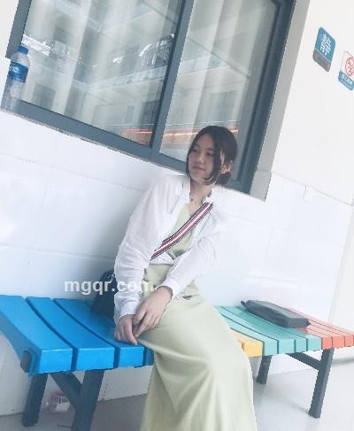 微笑着抽泣的头像