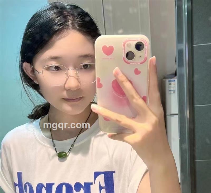 吾卷珠帘不见君的头像