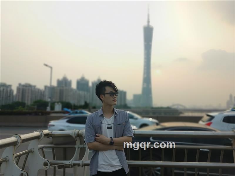 何处惹尘埃、的头像