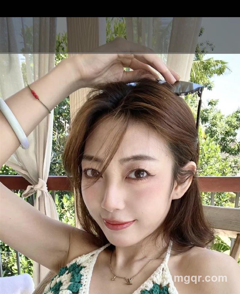 爱吃莓莓果