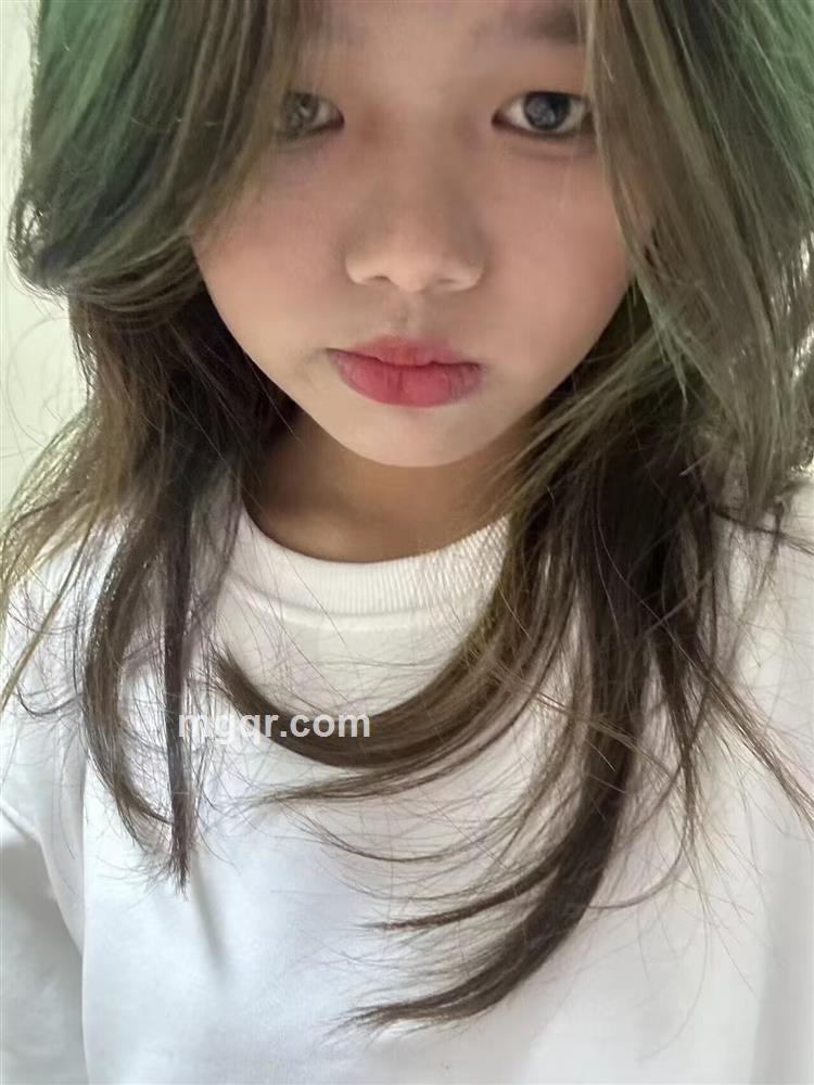 狐狸和她的猫的头像