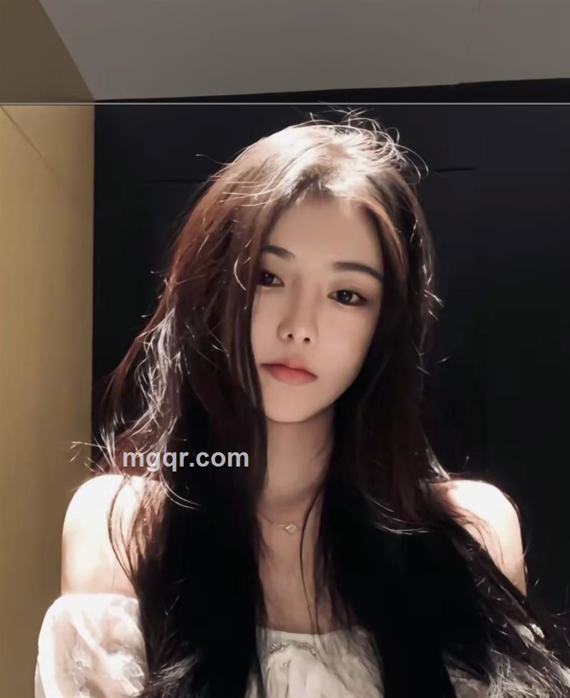 偷偷藏进云朵里的头像