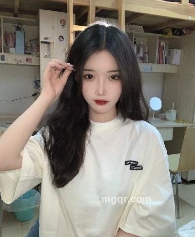 一只小耳朵的头像