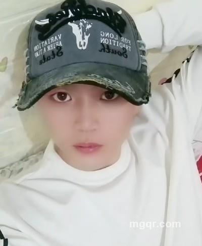 自娱自乐自己过的头像