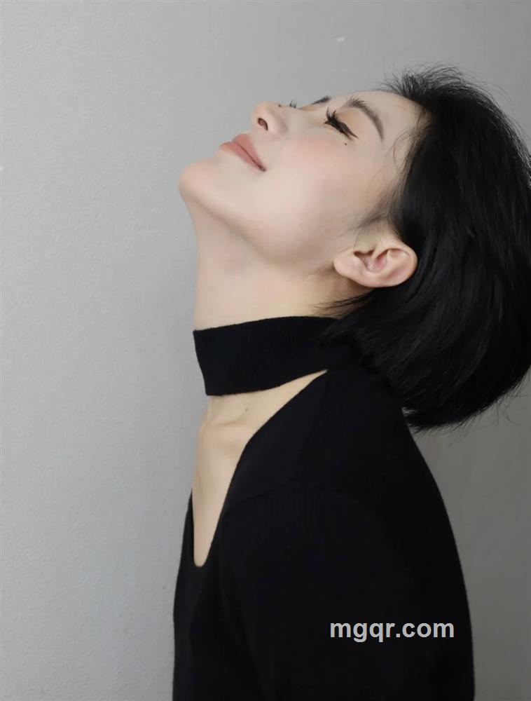 哥哥别管她的头像