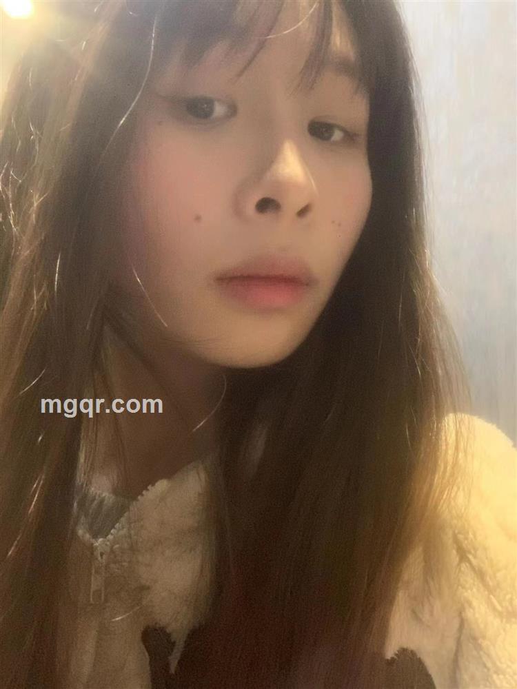 脑袋睡掉了的头像