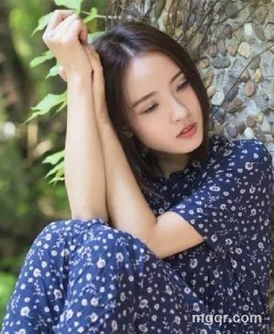 现实太假的头像