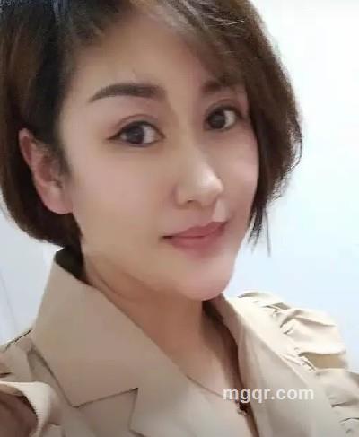 美丽大方的头像