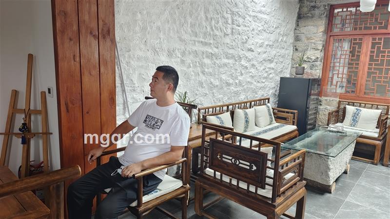 手握高山的头像