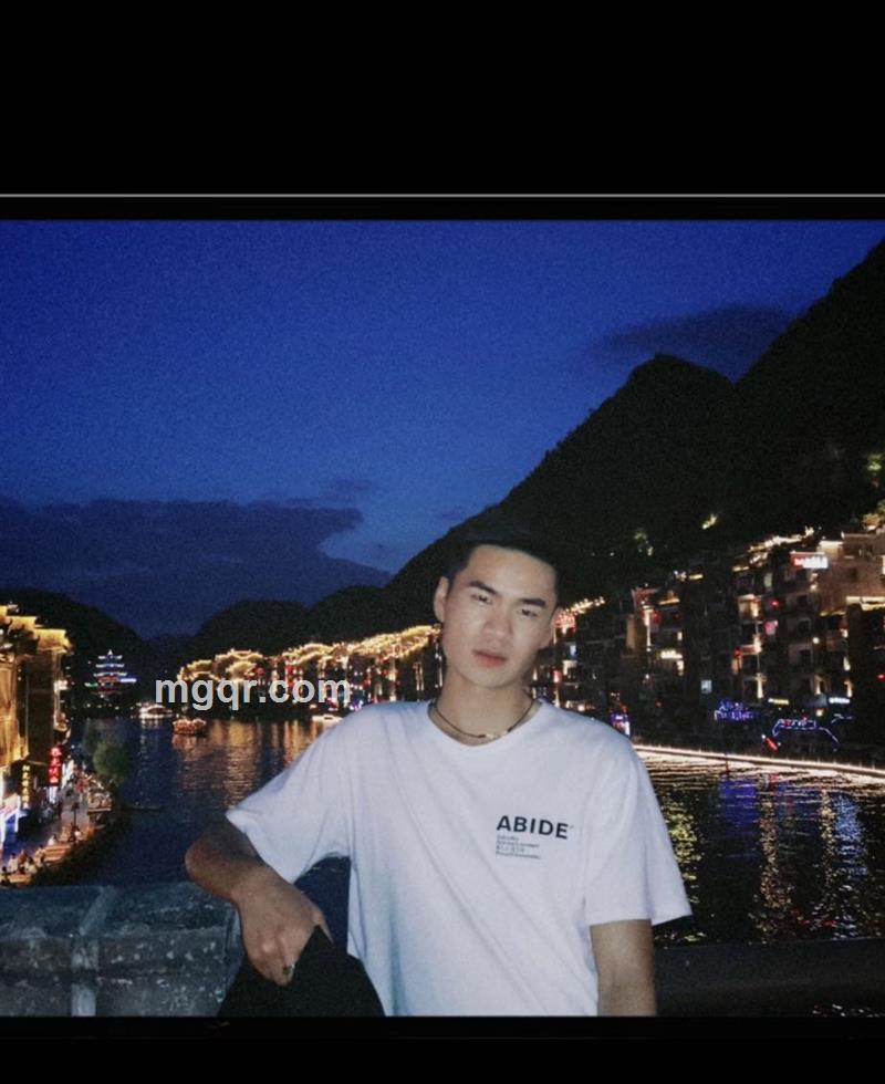嗯哼的头像