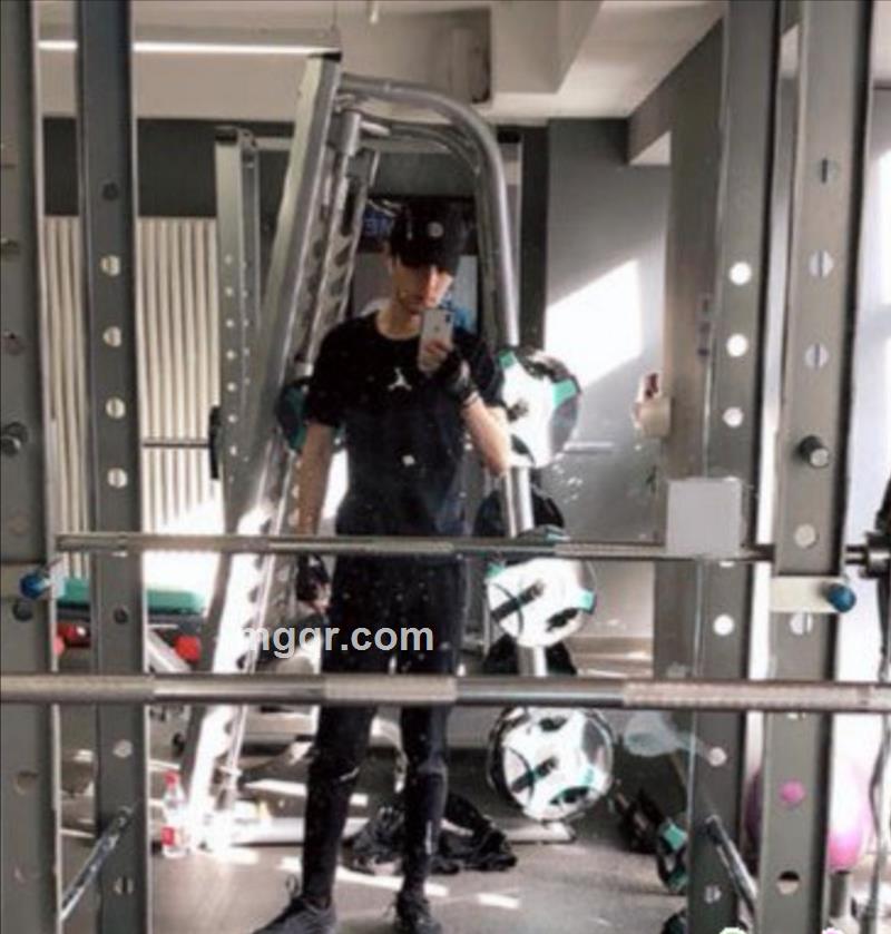 年轻教父的头像