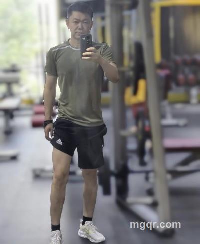 梦想不是现实的头像