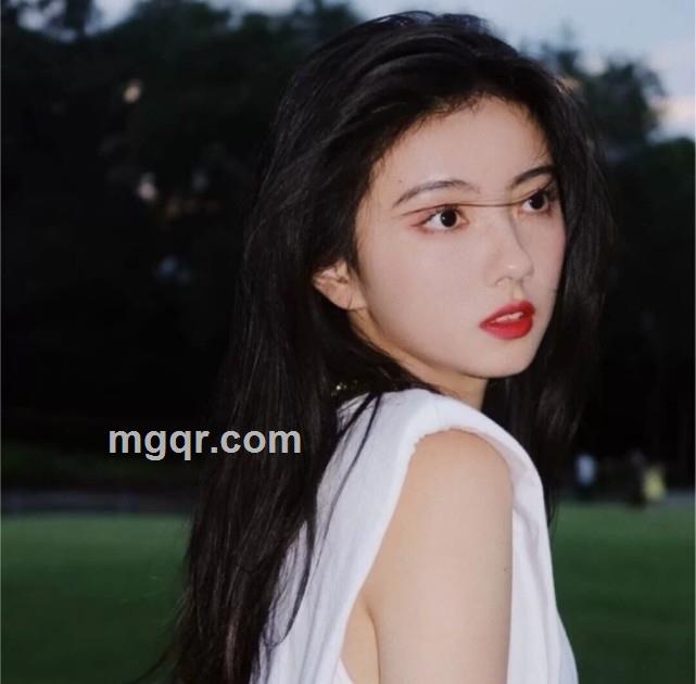 玫瑰芳香但有刺的头像