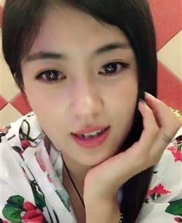 飘浮如云的头像