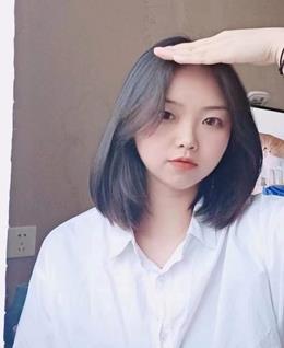 素质文静小女生的头像