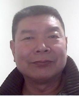 夏日街头的优雅的头像